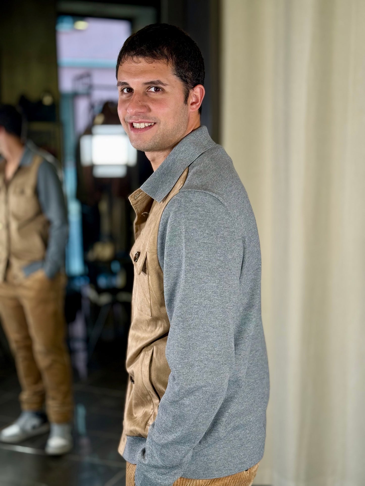 Cardigan in suede beige e maglia grigia 2298