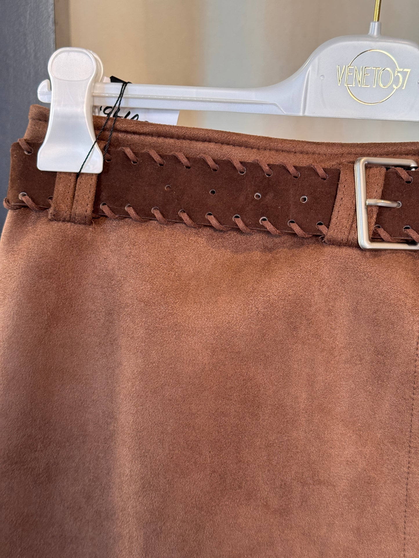 Gonna in suede marrone con cintura 2638