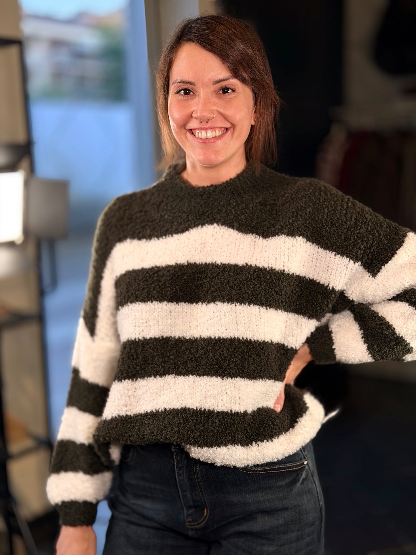 Maglione effetto spugna a righe verde militare in taglia unica 2420