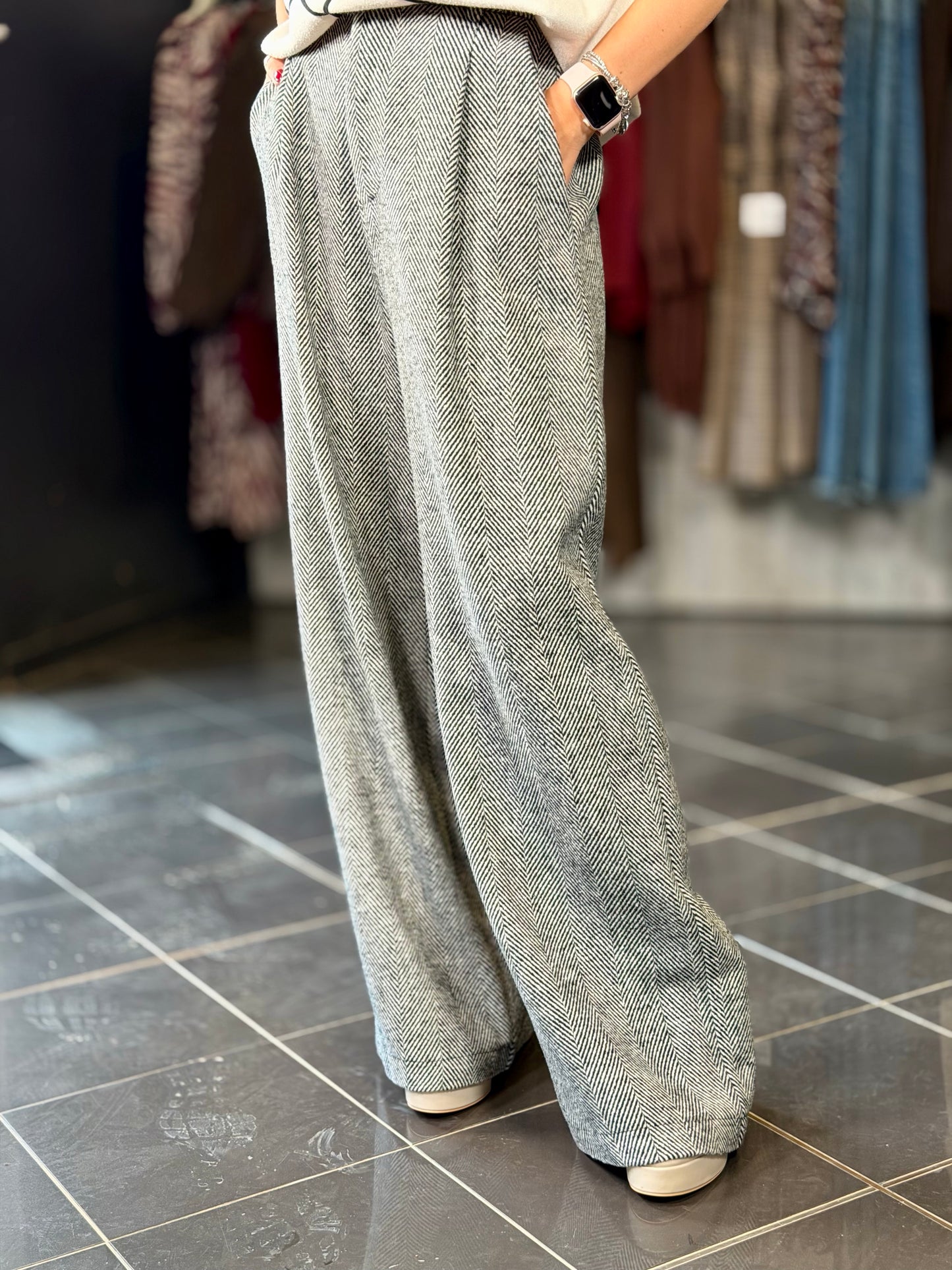 Pantalone a palazzo spigato nero in taglia unica 2236