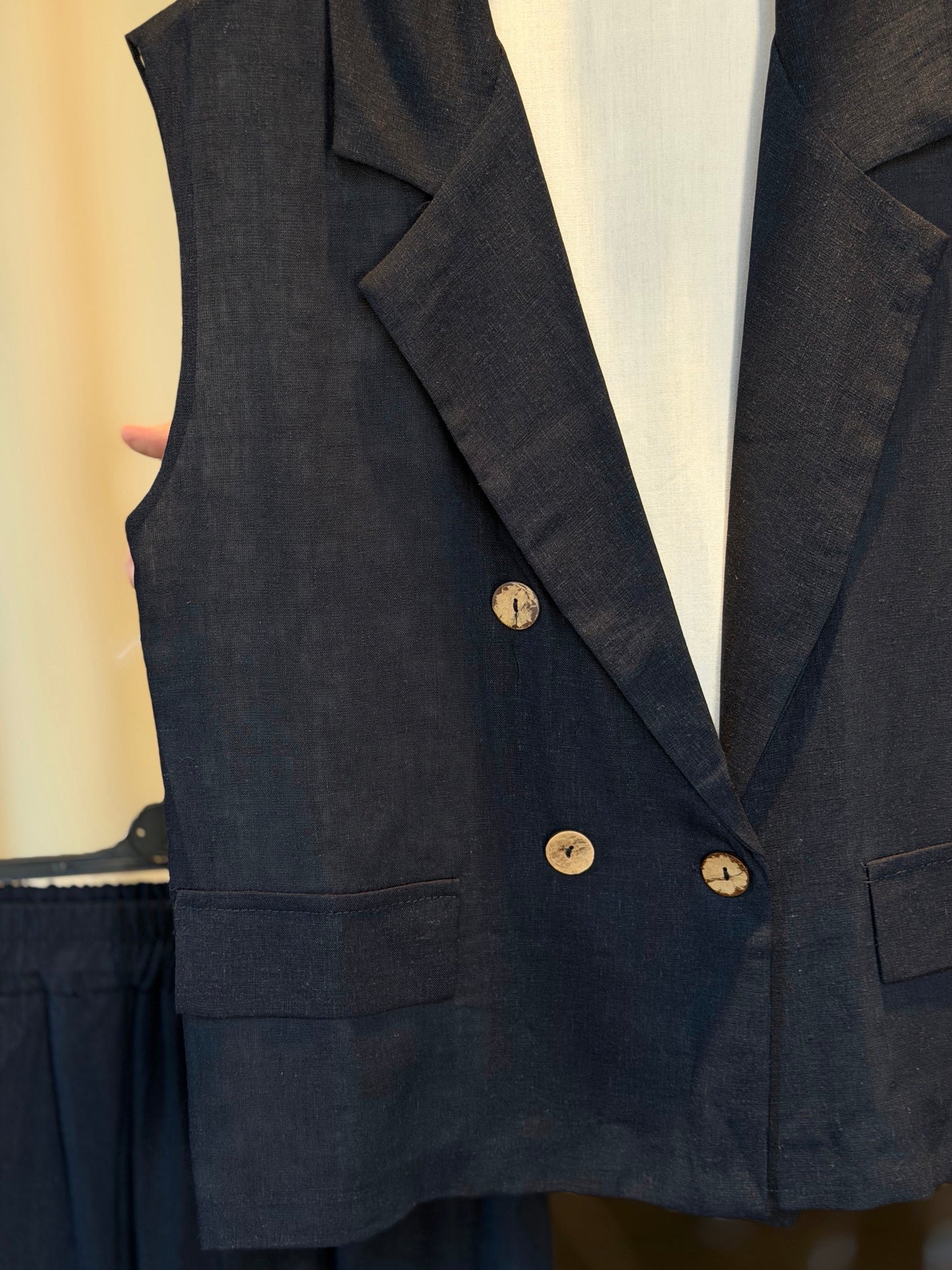 Completo (gilet doppiopetto + bermuda) blu in taglia unica 2910