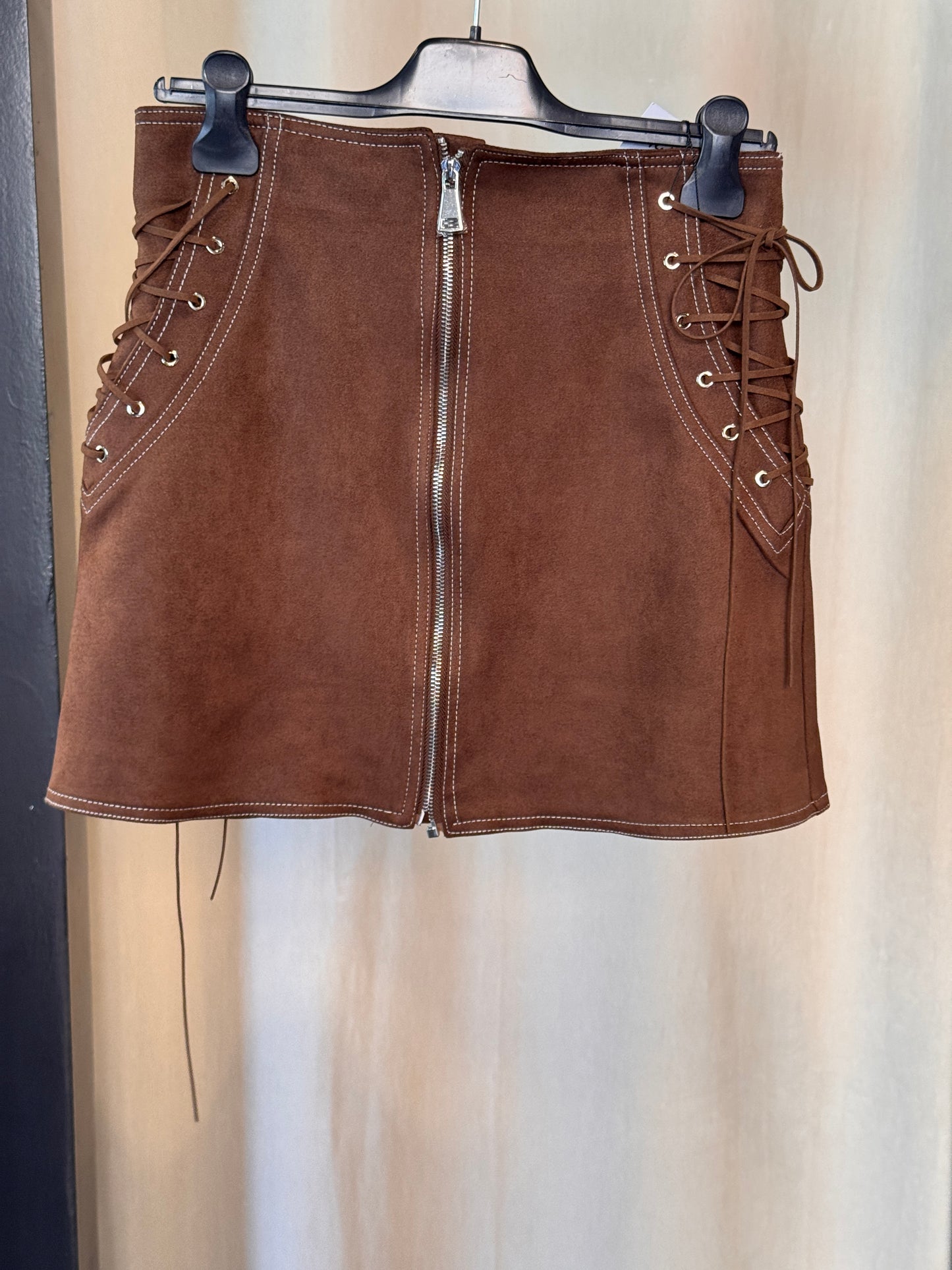 Gonna in suede marrone con cintura 2640