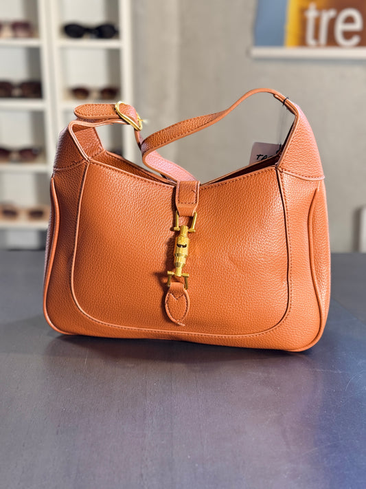 Borsa a spalla cuoio con chiusura a lucchetto tracolla all’interno 2577