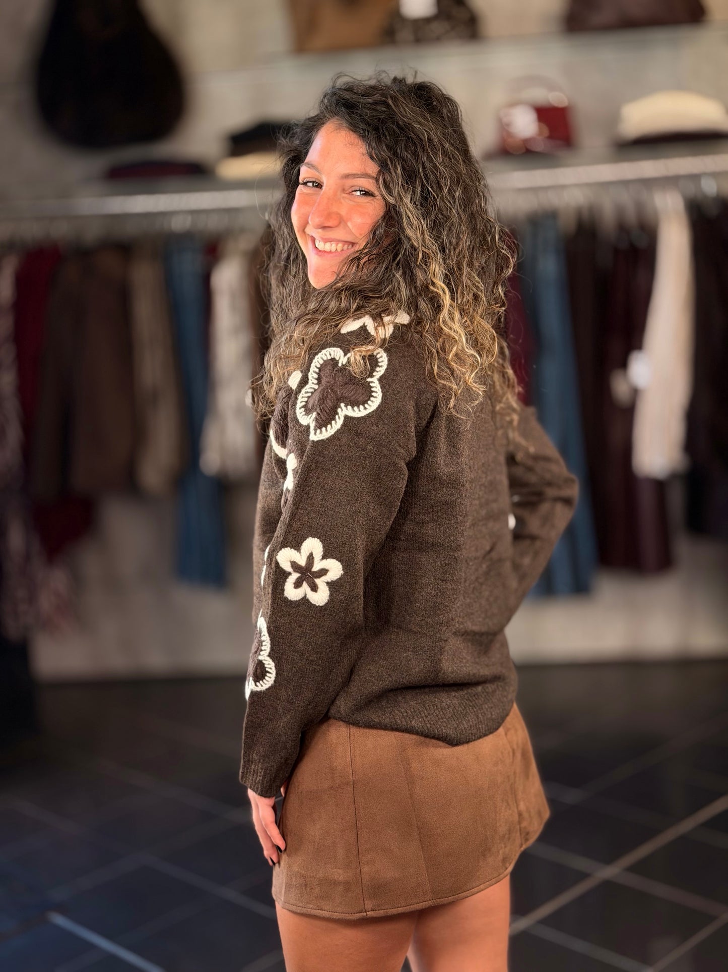 Maglioncino marrone con fiore in taglia unica 2454