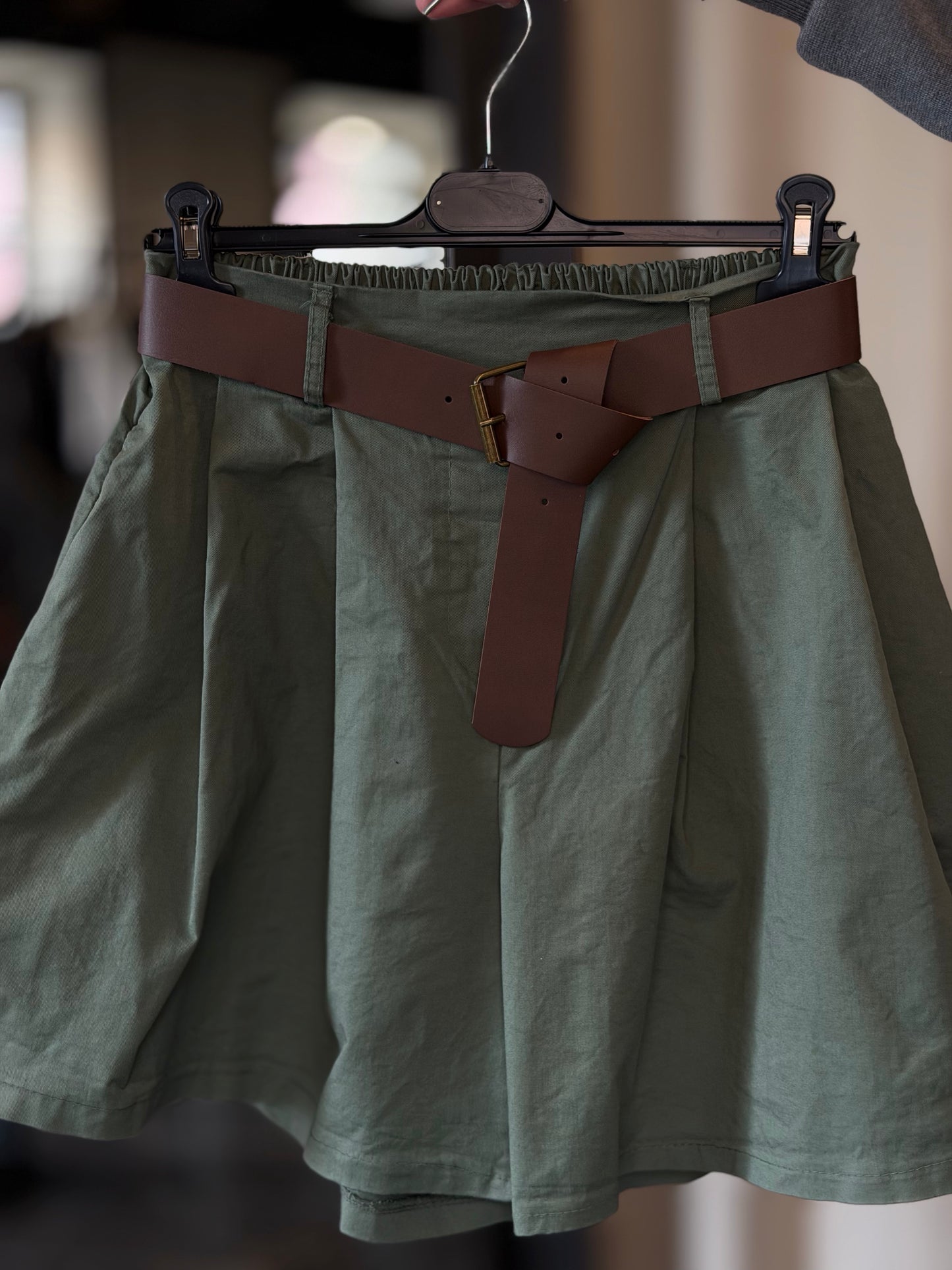 Bermuda verde militare con cintura in taglia unica 2517