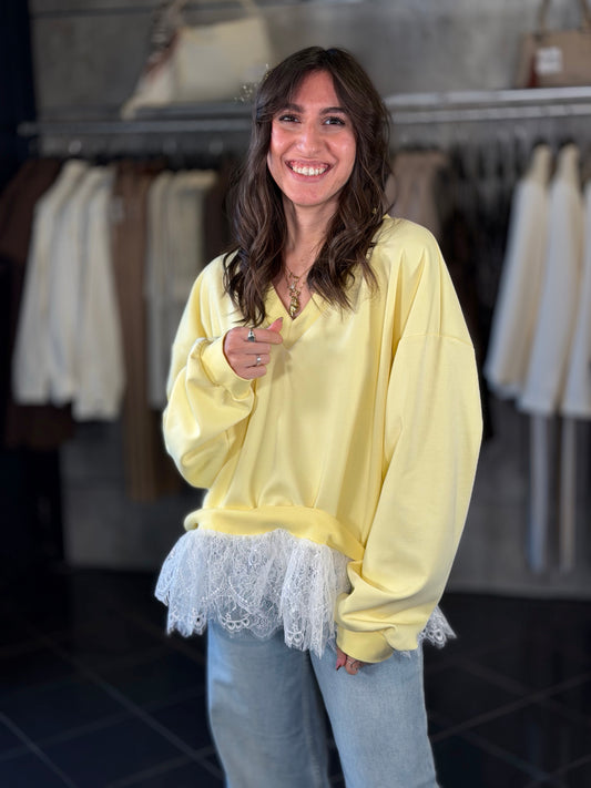 Felpa oversize gialla scollo a V e pizzo in fondo in taglia unica 2235