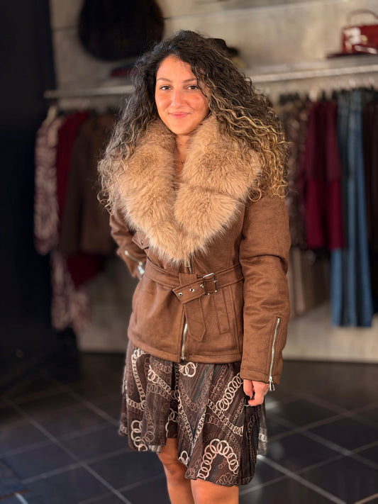 Giacca in suede marrone con ecopelliccia sul collo e all’interno in taglia unica 2402