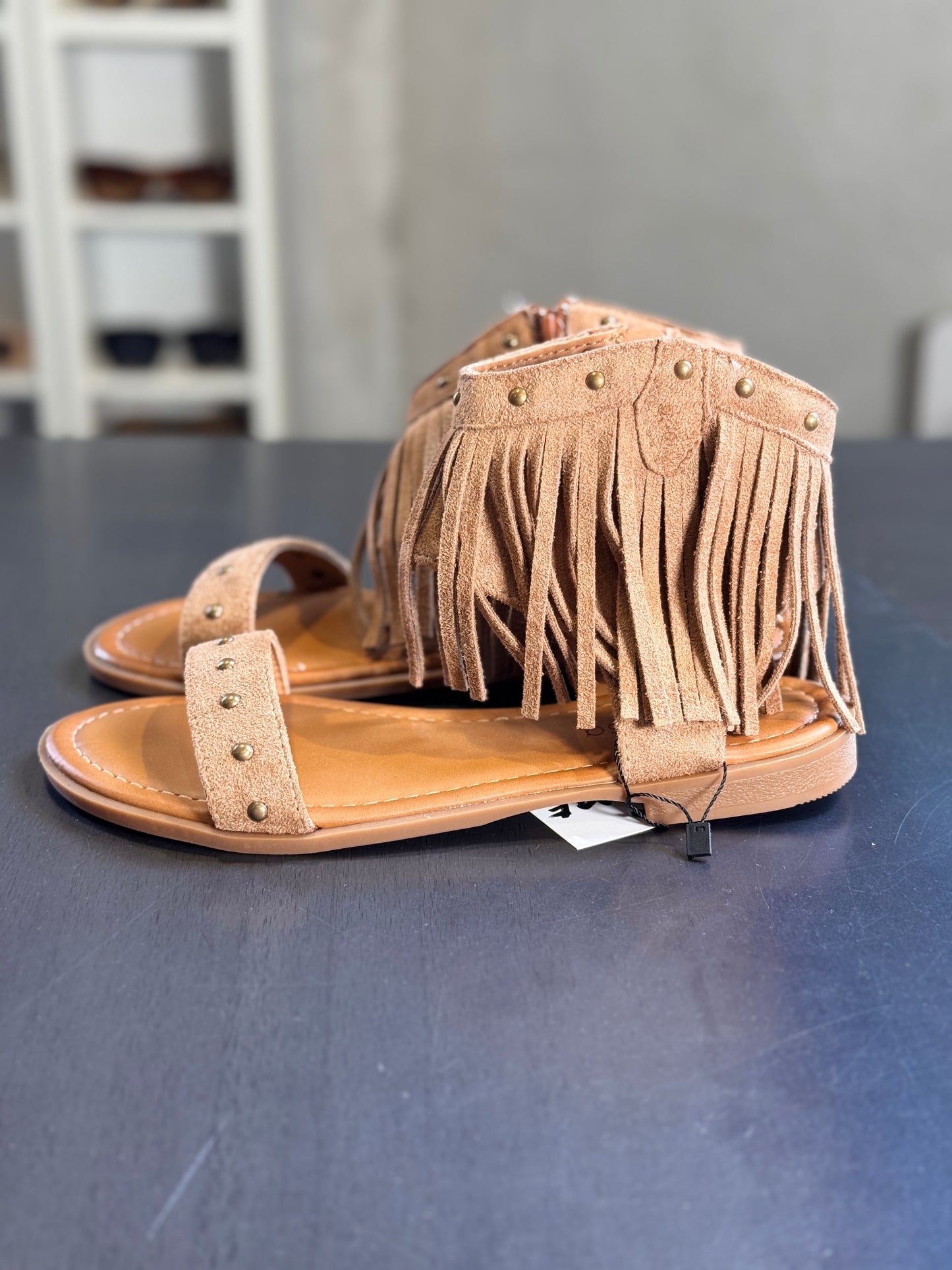 Sandalo beige con frange 2500