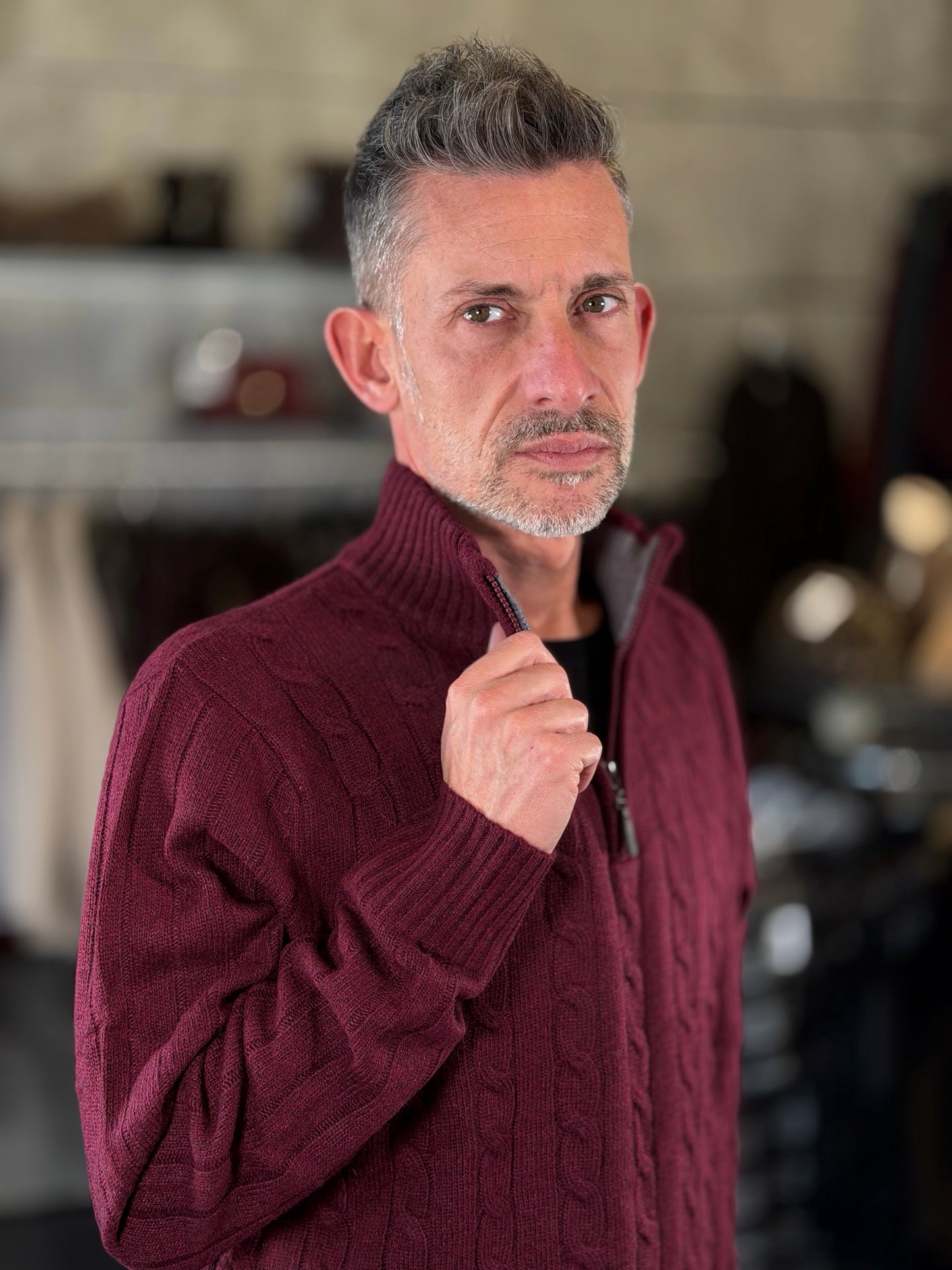 Maglione bordeaux con trecce e zip 2592