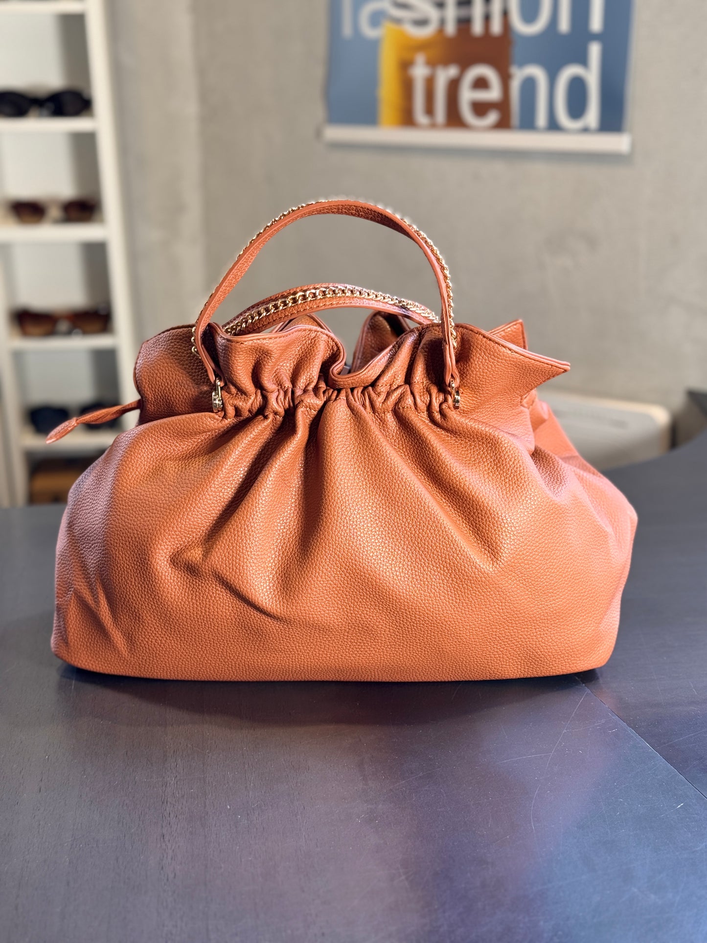Borsa con arriccio cuoio cn tracolla all’interno 2570