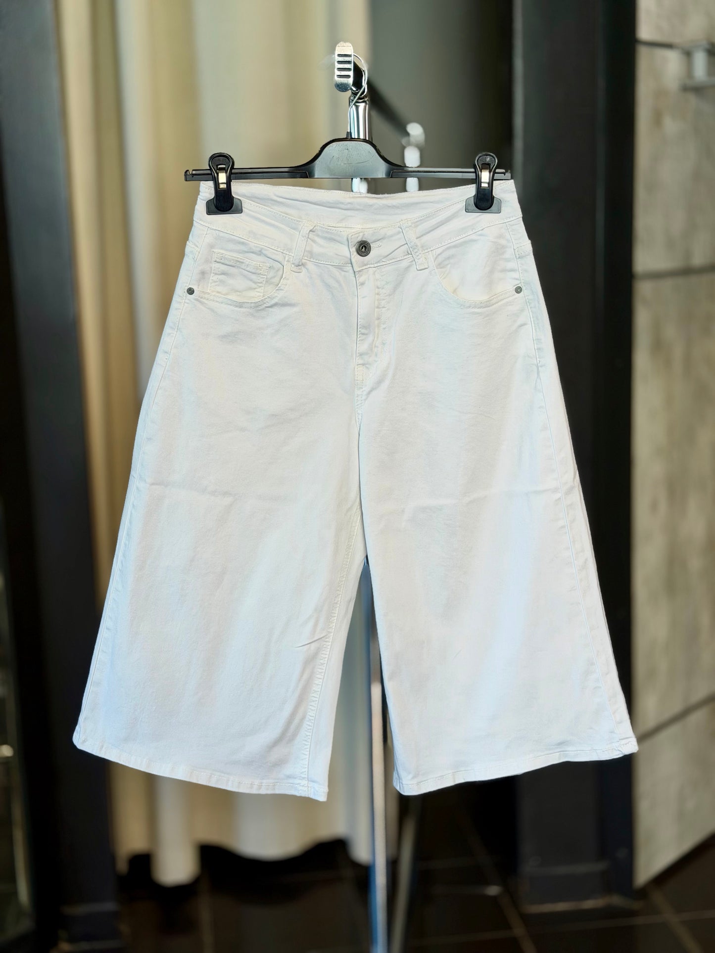 Gauchos bianco in denim 2387