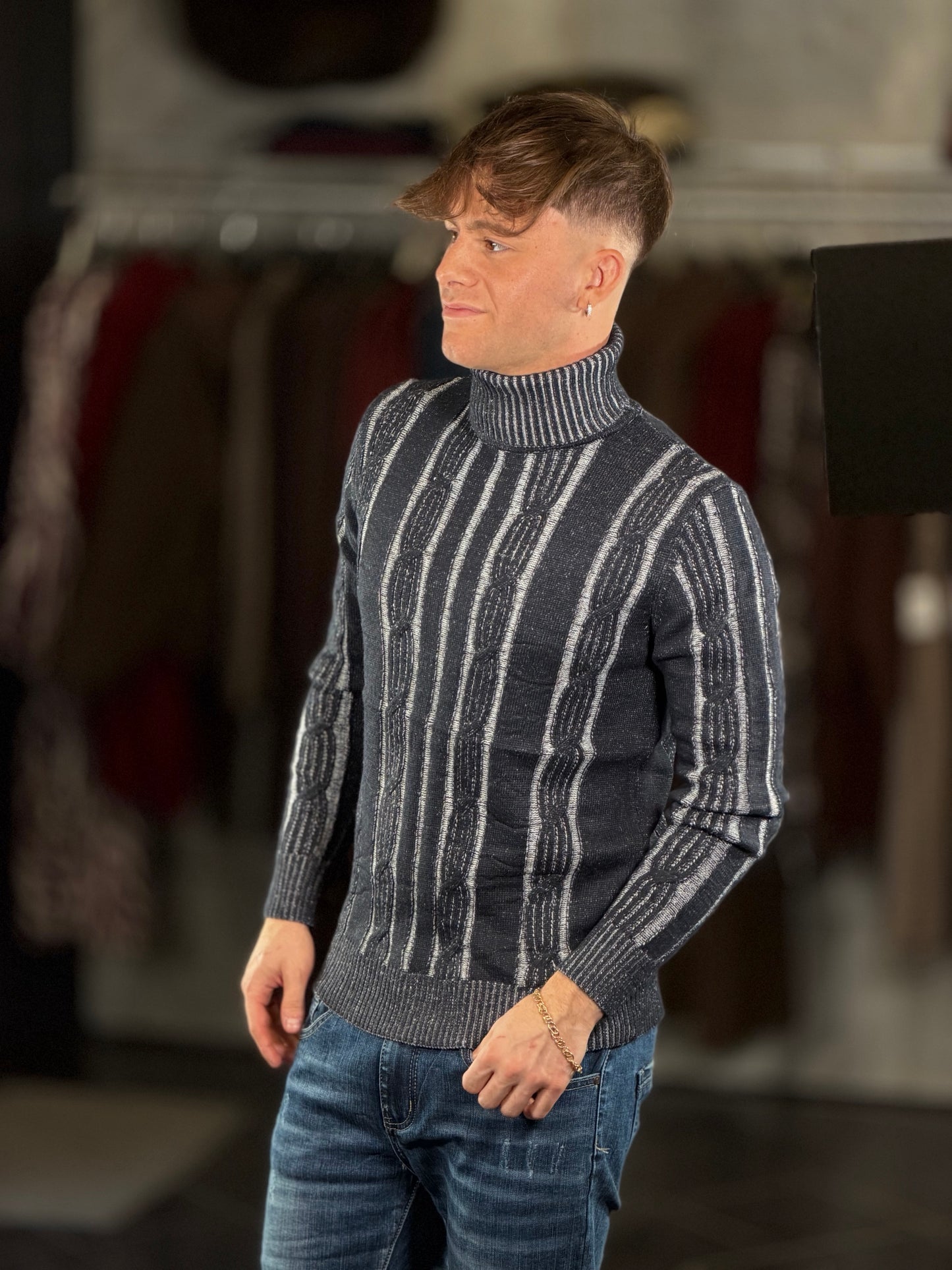 Dolcevita con treccia blu 2506