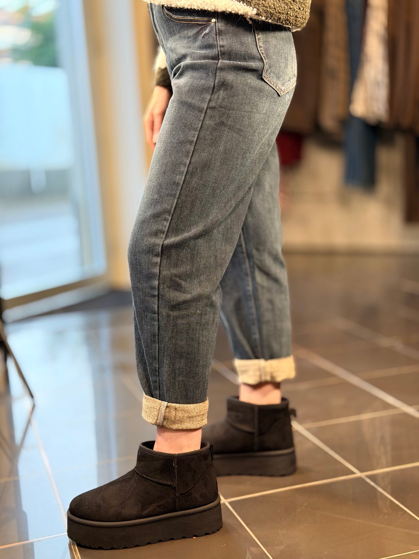 Jeans mom fit lavaggio tè 2466