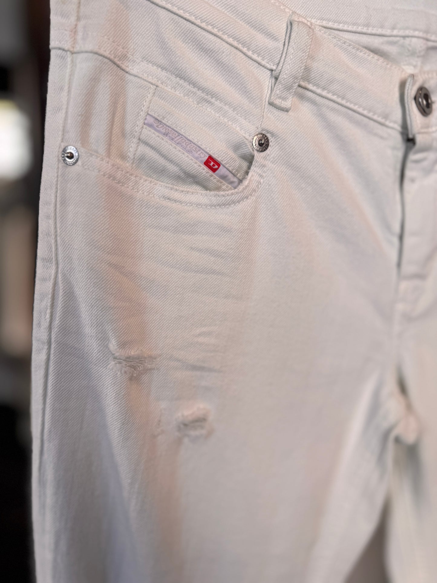 Jeans bianco con strappi 2665