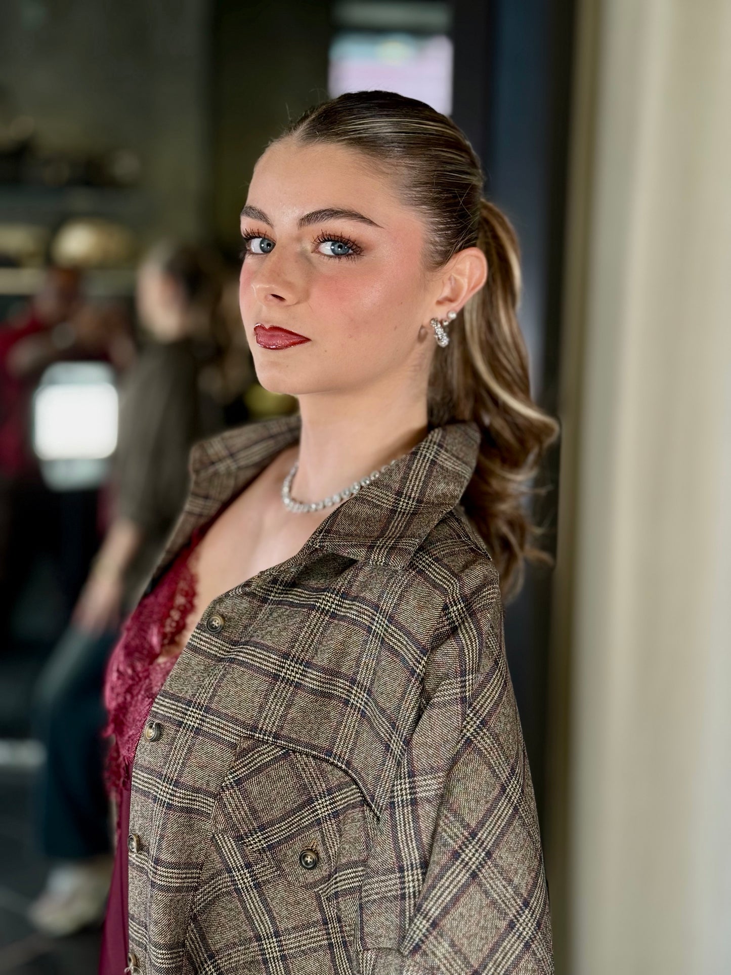 Camicia scozzese marrone aoversize in taglia unica 2001