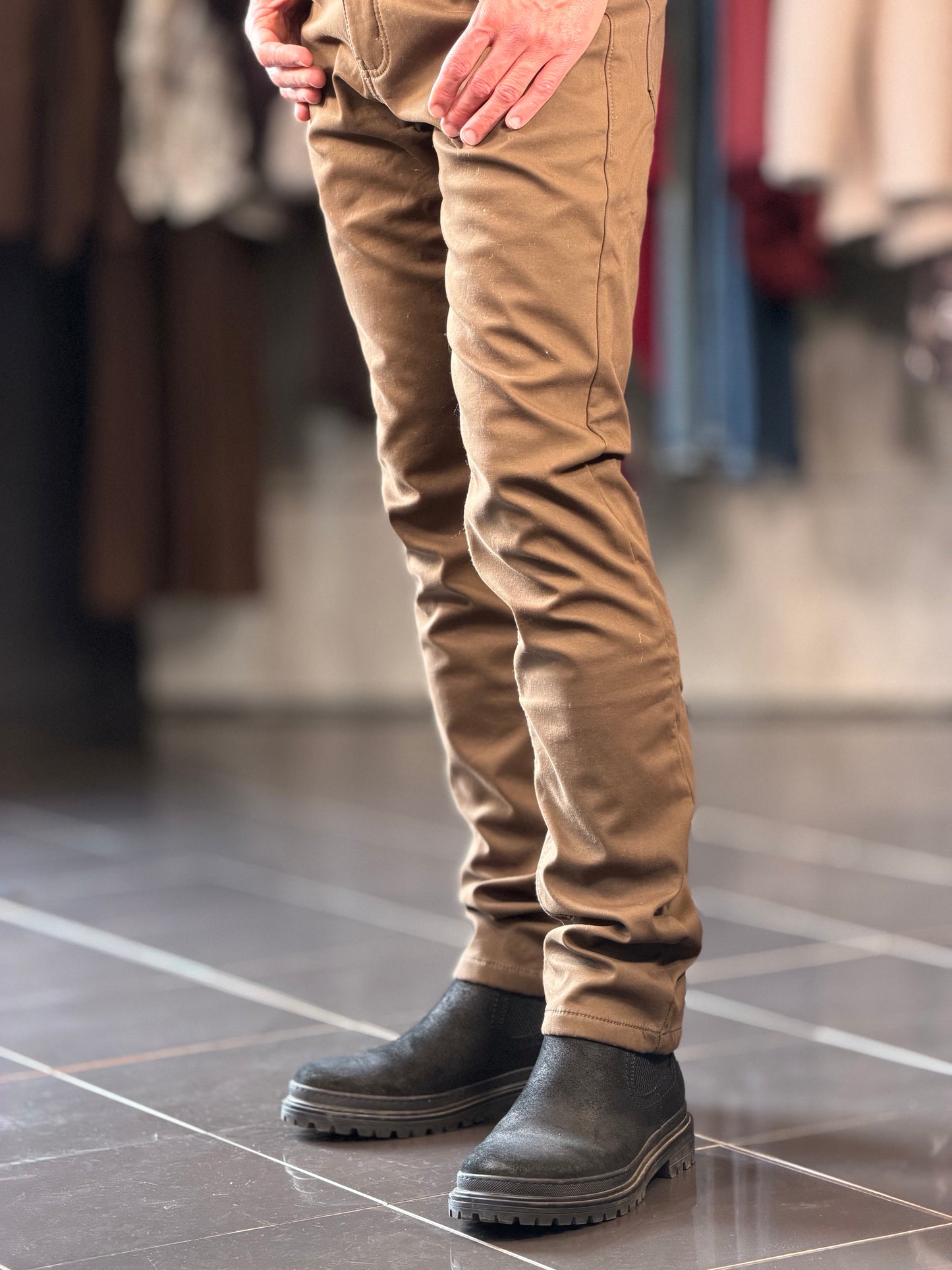 Pantalone Slim marrone 2574