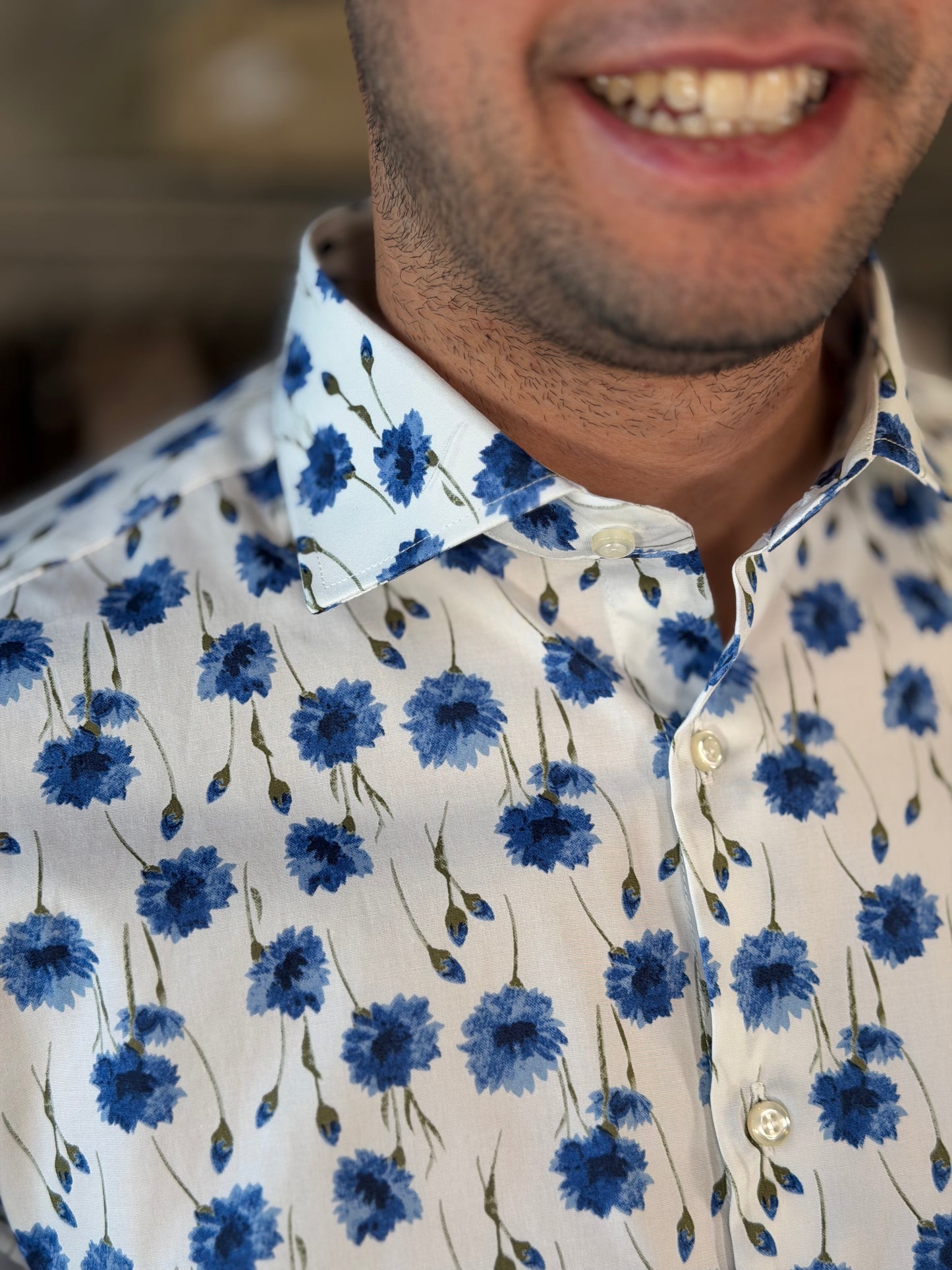 Camicia bianca con stampa fiore bluette 2276