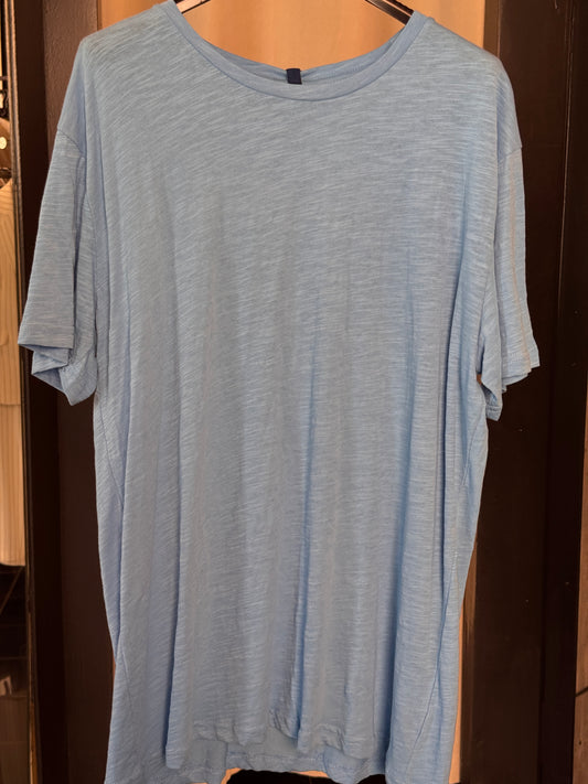 T-shirt oversize azzurra 2629
