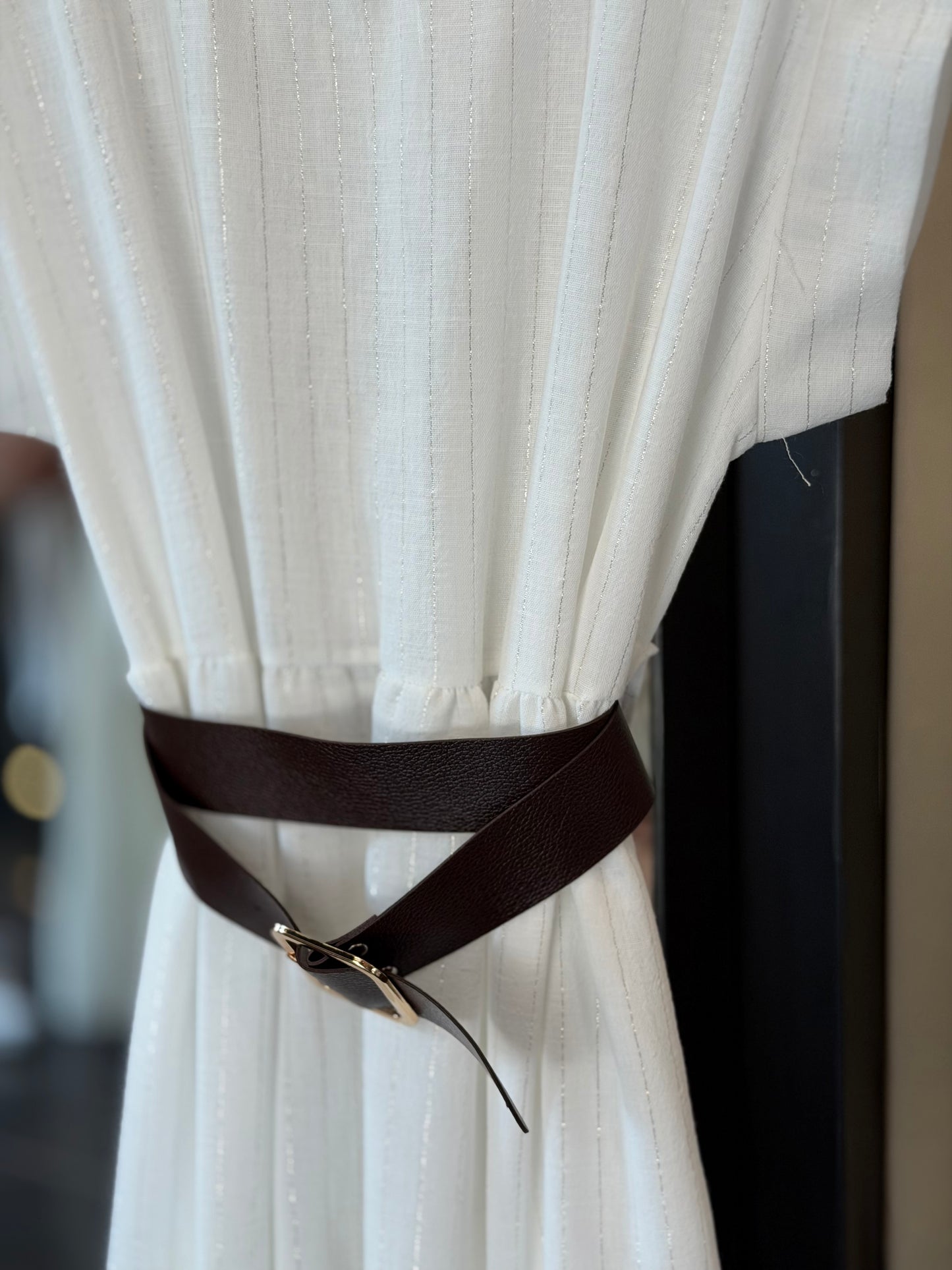 Abito bianco e filo di lurex midi con cintura in taglia unica 2827
