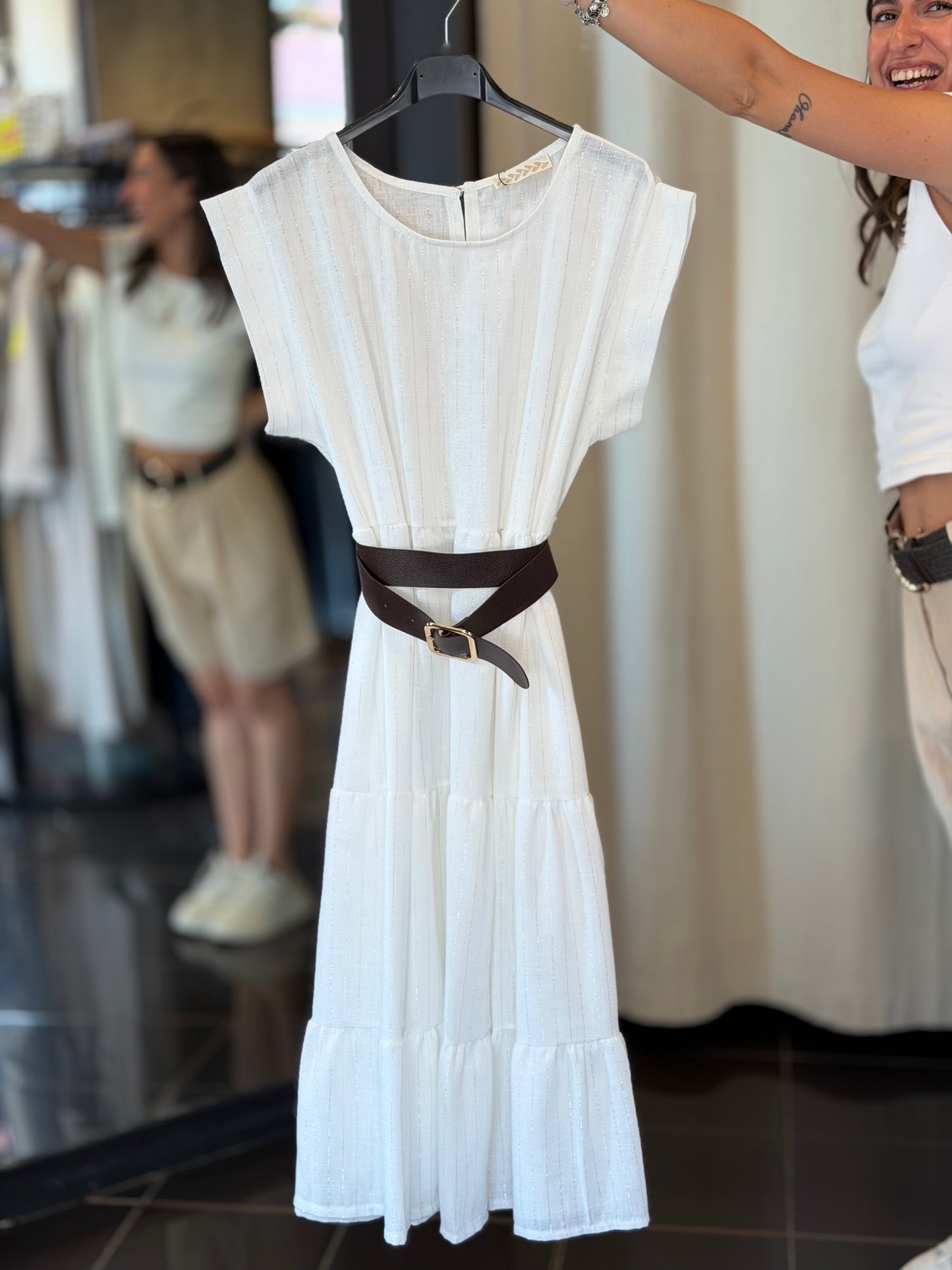 Abito bianco e filo di lurex midi con cintura in taglia unica 2827